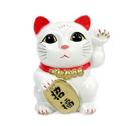 pisica-maneki-neko-alba
